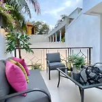 Casa Laurel